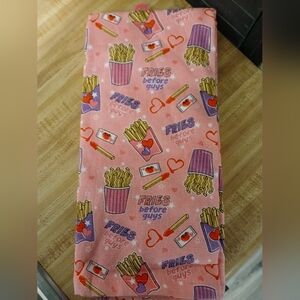 Betsey Johnson NWT Set Of 2 Fries Before Guys Dishtowels